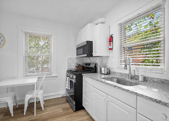 Privatunterkunft Shadyside 3c Bright And Stylish Private Bedroom With Shared Bathroom Pittsburgh
